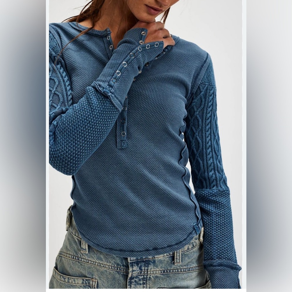 NWT Free People twisted cable button cuff Henley shirt- Medium, navy blue